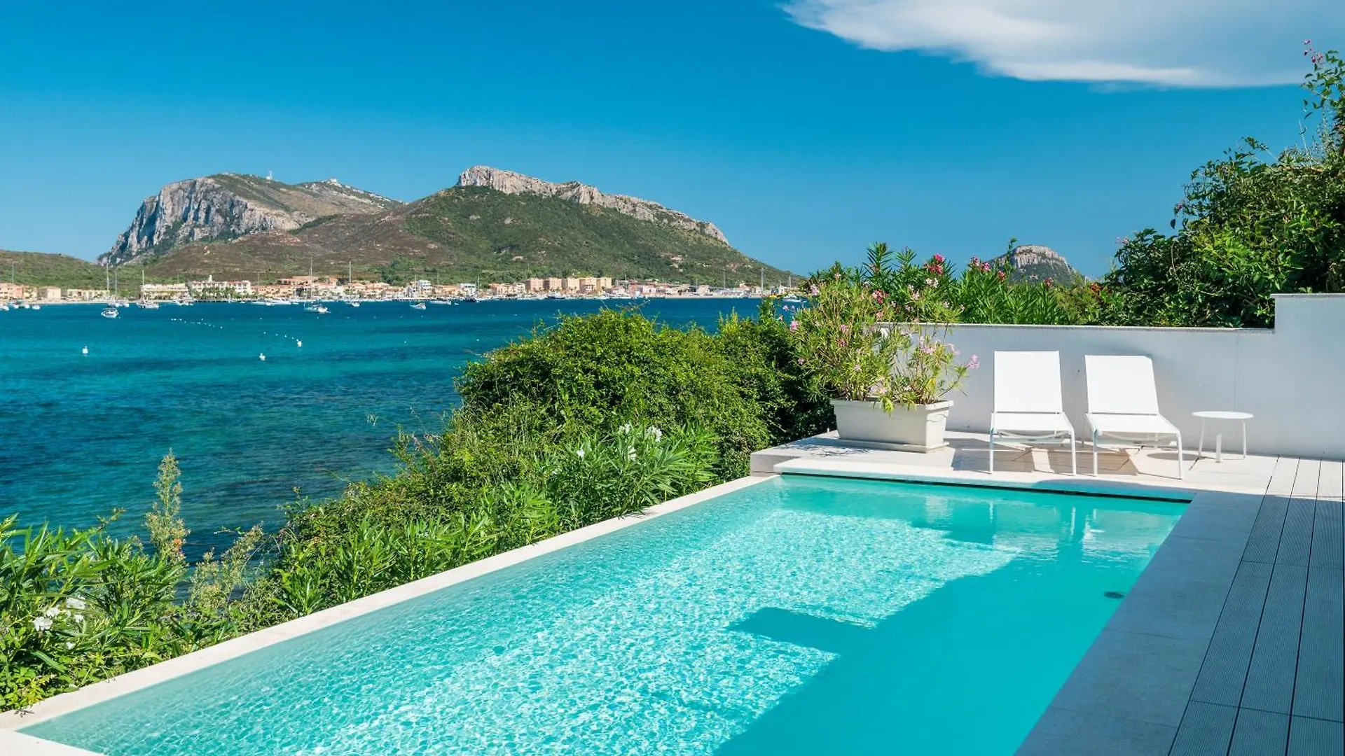 Villa Bianca With A Heated Swimming Pool Golfo Aranci 0*,  Italy