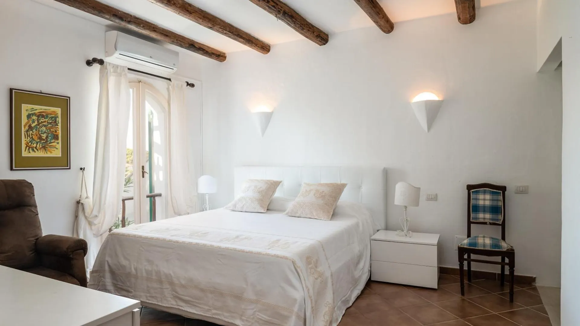 Villa Bianca With A Heated Swimming Pool Golfo Aranci