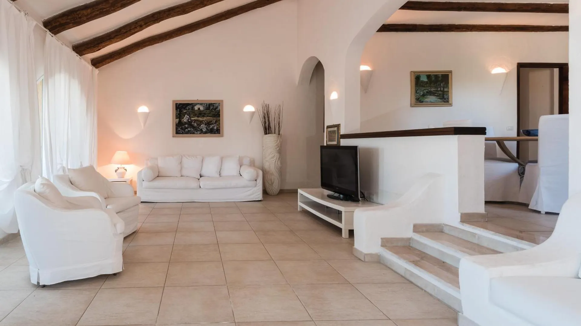 Villa Bianca With A Heated Swimming Pool Golfo Aranci