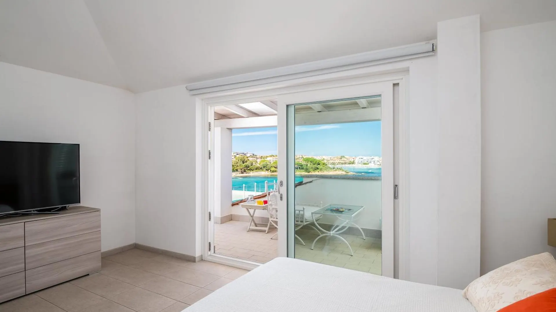 Villa Bianca With A Heated Swimming Pool Golfo Aranci Italy